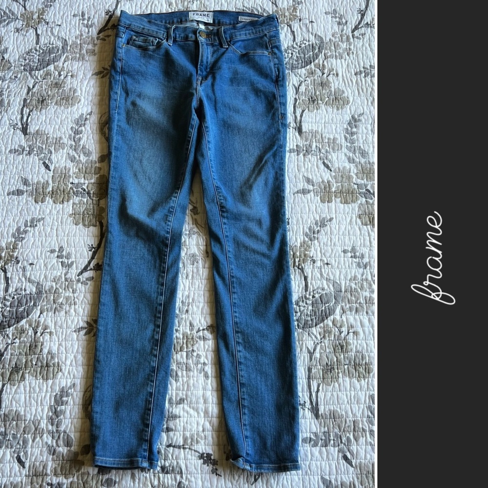 Frame Le Skinny de Jeanne Jeans in Highland Blue • 28